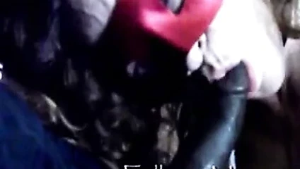 Fellatio ustası - kırmızı maske