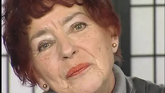 Kıllı kızıl saçlı nine oyuncu seçmelerinde amını sikiyor