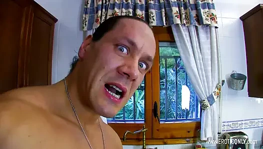 Azgın baldızım! Karım oturma odasındayken mutfakta götünü sikiyorum!