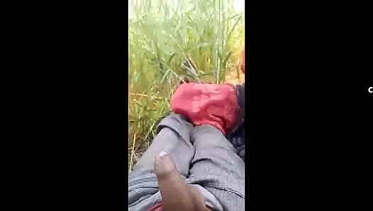 Ormanda Desi yenge – oral seks ve cum yutma