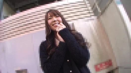 Amatör bir annemi ikna ettim ve korunmasız seks yapmak ve içine boşalmak için onu evime götürdüm! 3