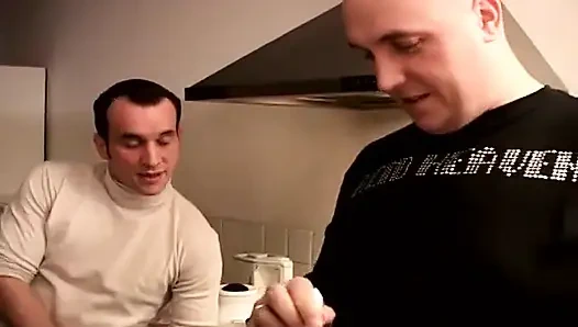 Fransız bayan ilk kez anal deliğini siktiriyor