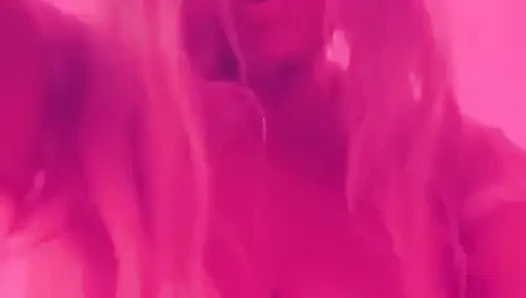 Senin vücudunu benimkine yakın tutmak istiyorum, yatağa geliyor mu?