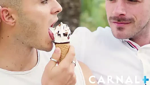 Gaycest - asılı kalın dilf apolo andrii azgın seksi genç kızı sikiyor