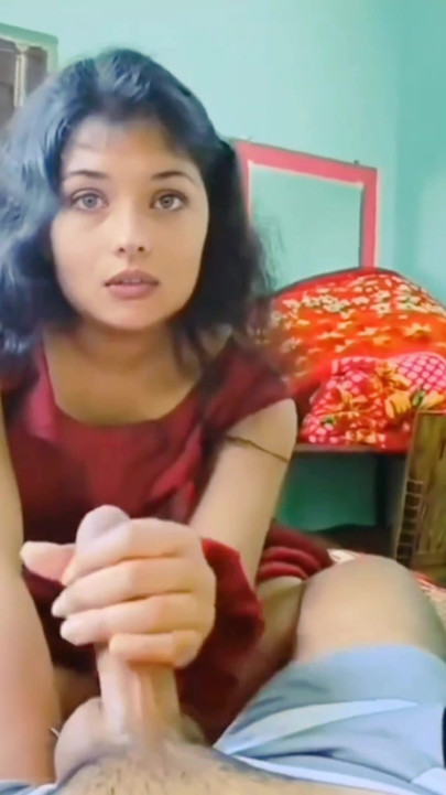 Hintli güzel üvey kız kardeş sikişiyor xxxx Hintçe sesli seks, Hintli desi köylü seks videosu | Klip 1