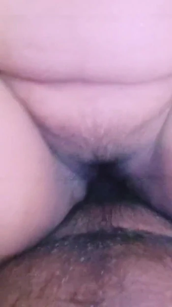 Захватывающий момент из "Индийская мачеха-наездница трахается с грязными разговорами Telugu"