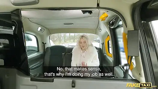 Sarışın mavi gözlü garson bütün gün sikişebilir - sahte taksi