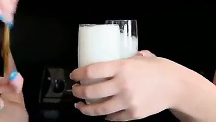 Üçlü en sıcak kız arkadaşlar (1 / 2)