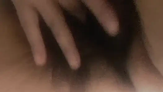 Üvey anne fışkırtarak gerçekten güzel bir orgazm yaşıyor