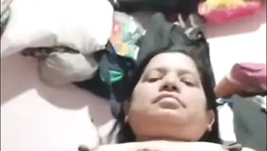 Hintli kız figür gösterisi