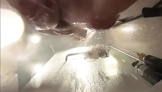 Üvey kız kardeşlerin banyosunda web kamerası. Erkek arkadaşıyla seks yaptıktan sonra ıslak amcık