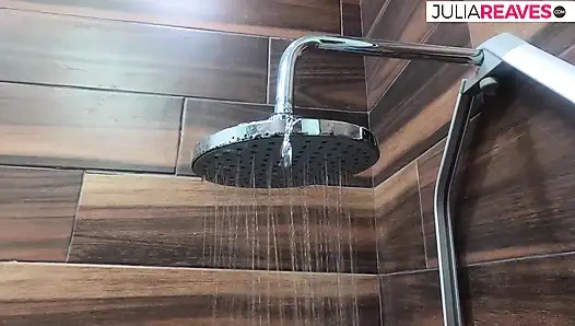 Azgın sürtük pirsingli amcığını dildoyla sikerken inliyor