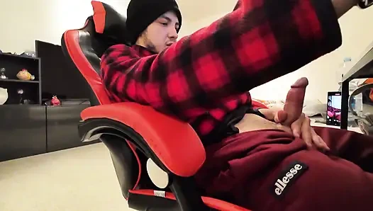 Hoşuna gidiyor biliyorum