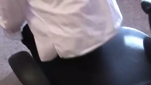 Arkadaşım ve ben her zaman iç çamaşırıyla yastık kavgasına gireriz