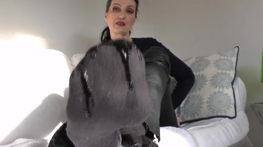 Sahibinin dölünü yala! Çorap aşkını göster! Lady Victoria Valente