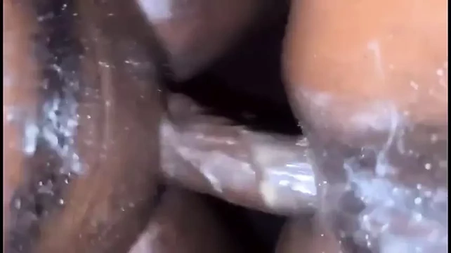 Adam sıkı göt deliğimin tadını çıkarıyor 2 dakikanın altında 3x boşalıyor