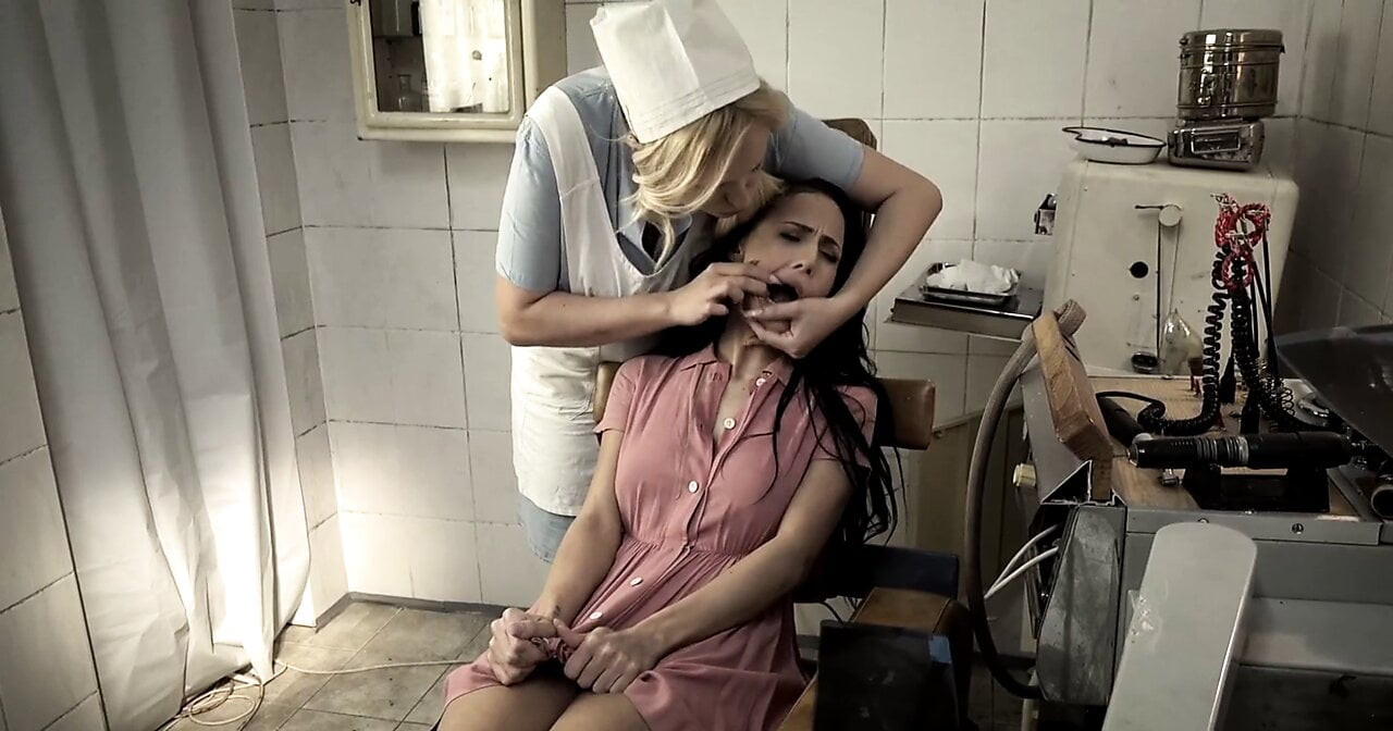 Horror dentist