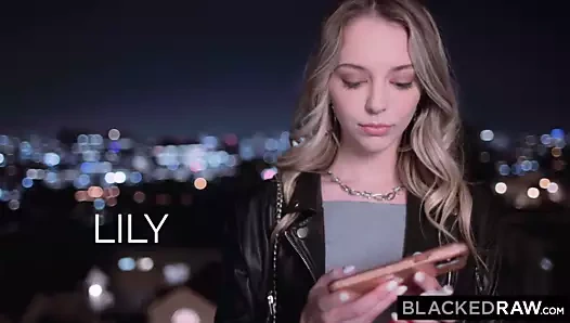 Blackedraw - mükemmel sarışın Lily 2 kalın büyük zenci yarağını yiyor