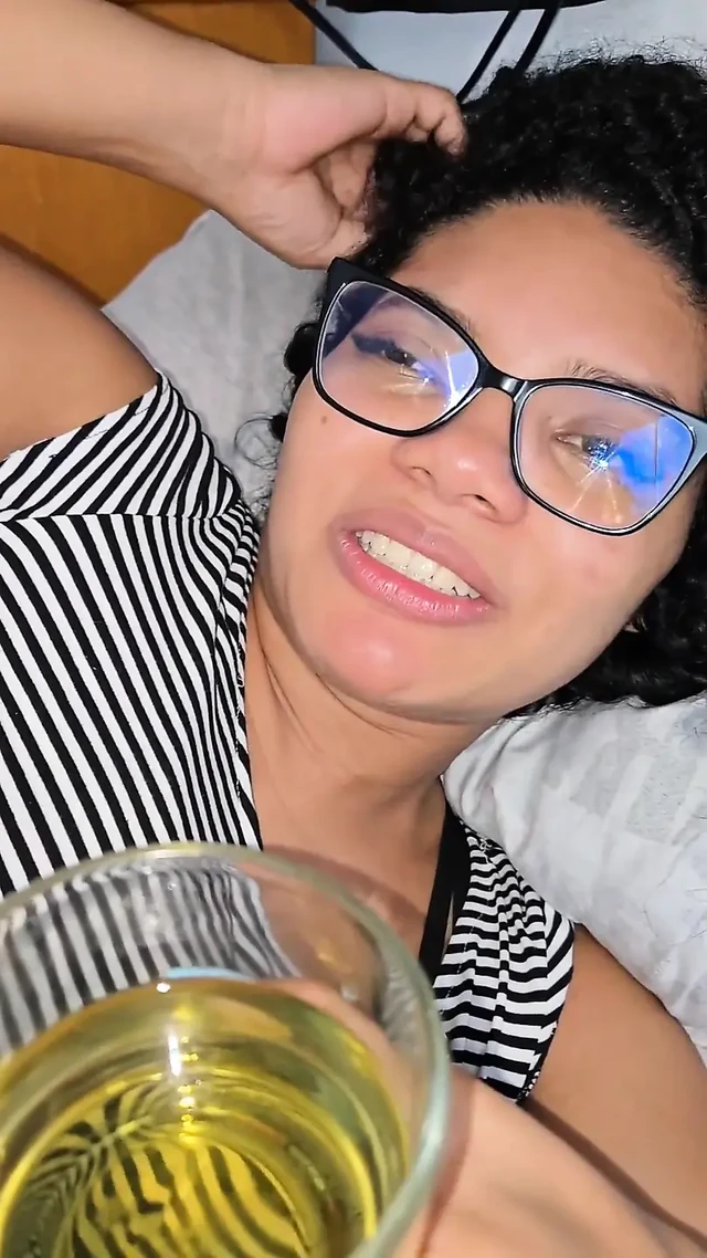 Hamile kölemi sidik ve döl ve tükürerek besliyorum