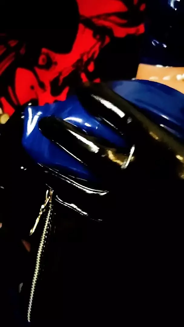 Dominatrixblue videosu
