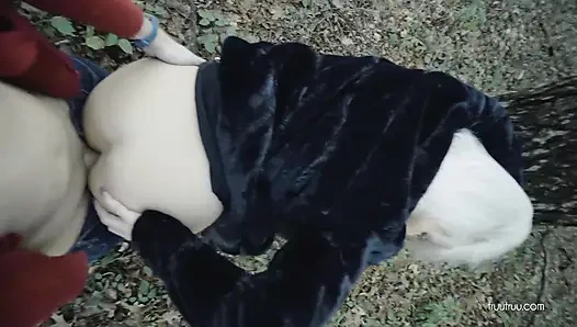 Tinder'dan rastgele adamla yürüyüşte riskli halka açık sikiş