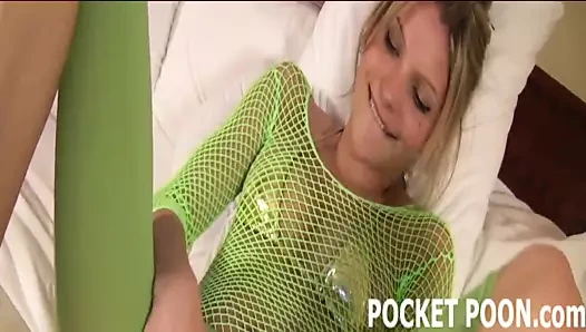 Kedimin külotlu çorapta hissettiği yolu seviyorum