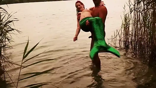 Hollandalı genç spermaid 15'in üzerinde döl yutuyor.