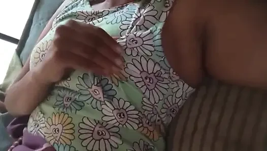 Büyük memeli ateşli üvey kız kardeş üvey erkek kardeşinin dildo oyunuyla