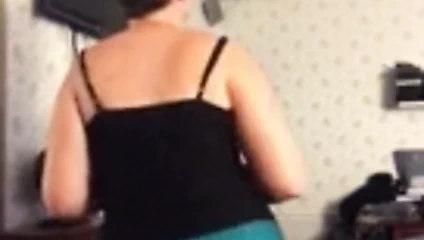 Büyük ganimet sallama içinde külot