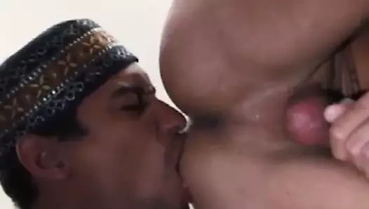 Büyük horoz latinos eşcinsel üçlü seks