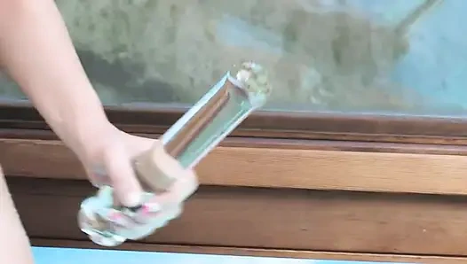 Seksi kızıl saçlı yapay penisiyle mastürbasyon yapıyor