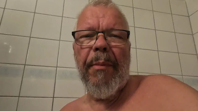 markalı ve piercingli amatör