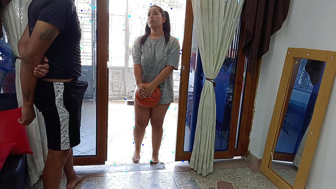 En sevdiğim oyun üvey babamı baştan çıkarıyor ve bana lezzetli sütünü veriyor
