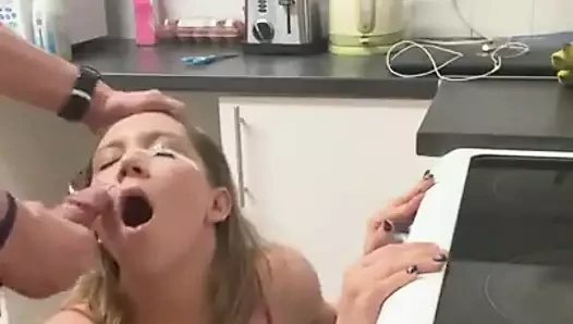 Kız arkadaşımın yüzüne cumming