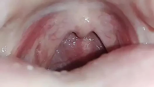 Seksi sıcak kız parmaklarını sıcak kedi koyarak