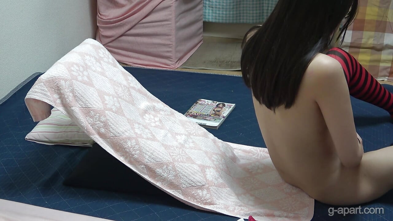 Akane Iruma dildo mastürbasyonuyla orgazm oluyor