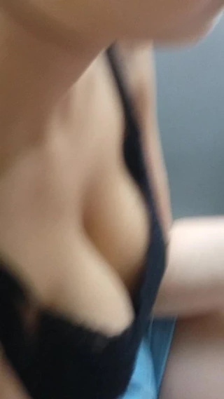 göğüsleri yakın çekim