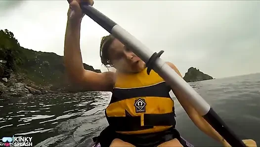 Yüzmeyenler için açık su kayık felaketi - lifejacket tarafından kurtarıldı
