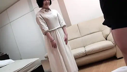 Oyuncakları ama onun yarağını daha çok seviyor