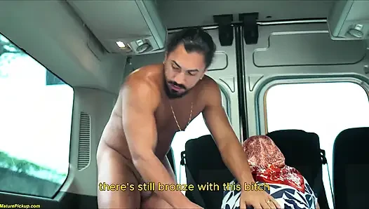 Büyük kavunlu olgun sert götten sikiliyor