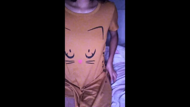 Hintli Desi Güzel Üniversiteli Kız Amını Parmaklıyor Ve Mastürbasyon Yapıyor Ve Seksi Vücudunu Gösteriyor