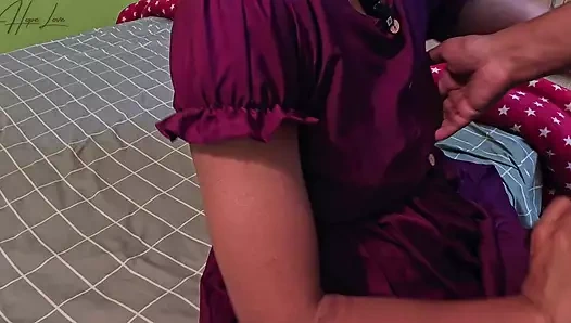 Yeni Asyalı temizlik görevlisi kızın faydaları var