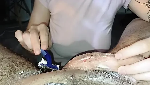 Hain üvey kızım orgazmımı mahvetti, tam olarak tadına varmama izin vermiyor.