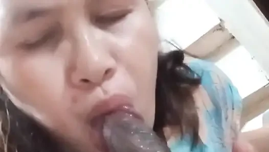 Beni çok özlüyor her zaman blk yarağımı emmek istiyor