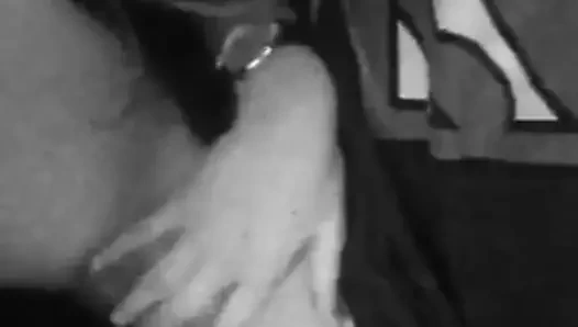 Sıcak kız bir anda yoğun ilgi gören onu kedi gösteren