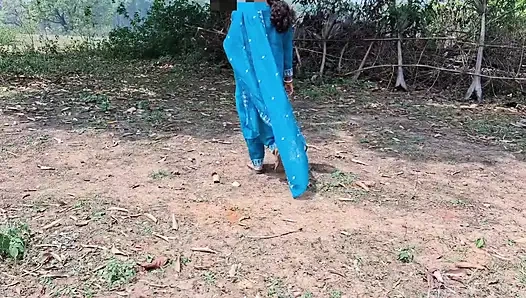 Hintli çift seks kocası karısını sikiyor