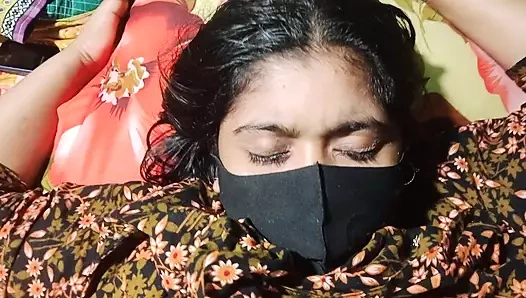 Büyük götlü Bangladeşli anne götünü gösteriyor, tombul anne oğlu tarafından sert sikiliyor