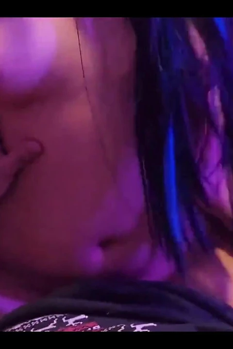 Güzel genç kız ilk oyuncu seçmelerinde kandırılıyor, porno film olduğunu bilmiyordu