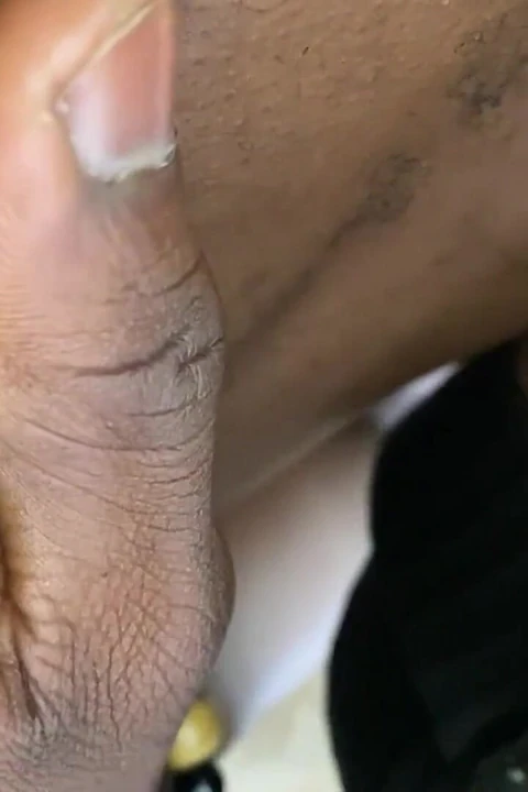 Ben onun büyük yarağını emerken haydut adam beni ham sikiyor
