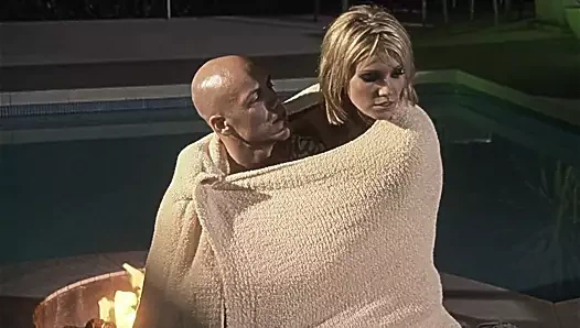 Romantischer Abend fick mit extrem geiler Sau am Pool